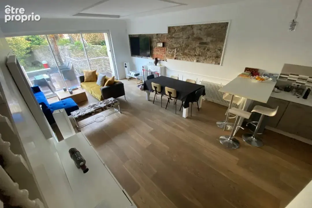 Nantes/Monselet - Maison  en impasse au coeur du centre Ville en sus garage - photo 1