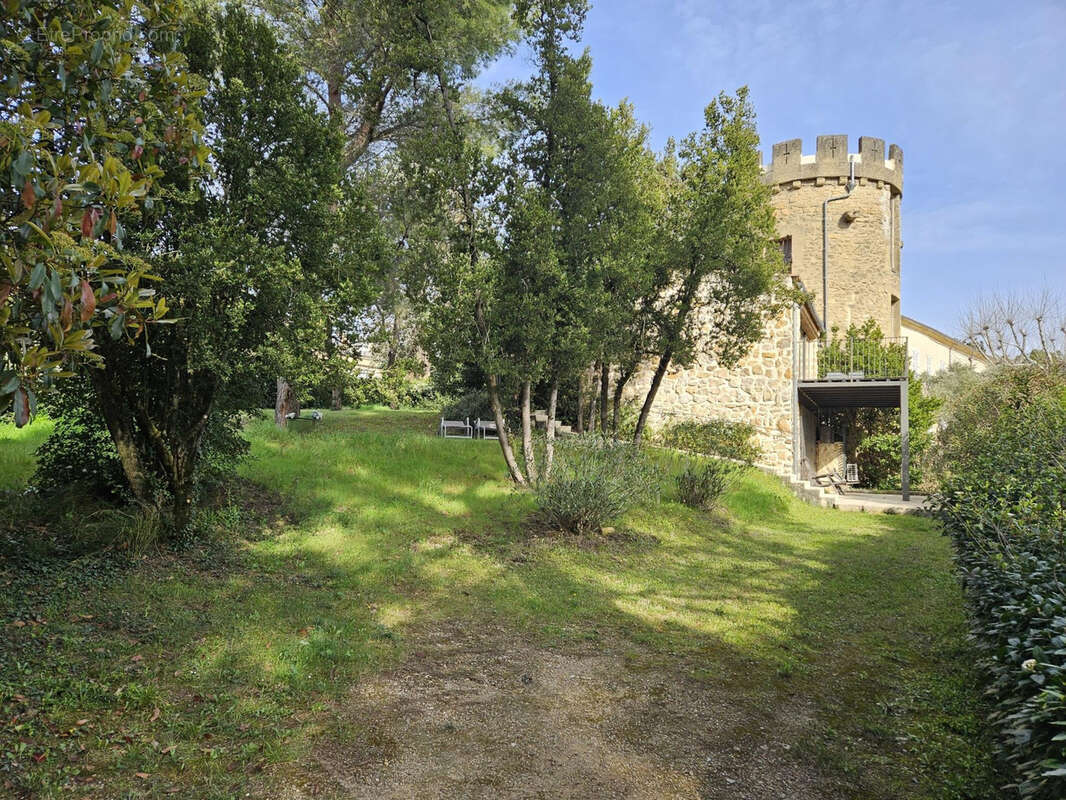 Maison à COURTHEZON