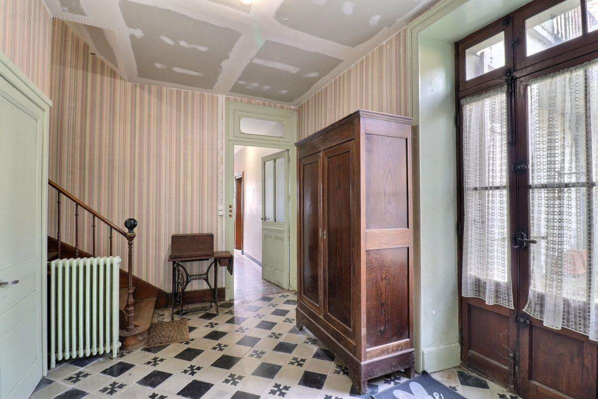 Maison à SAINT-GENIX-SUR-GUIERS