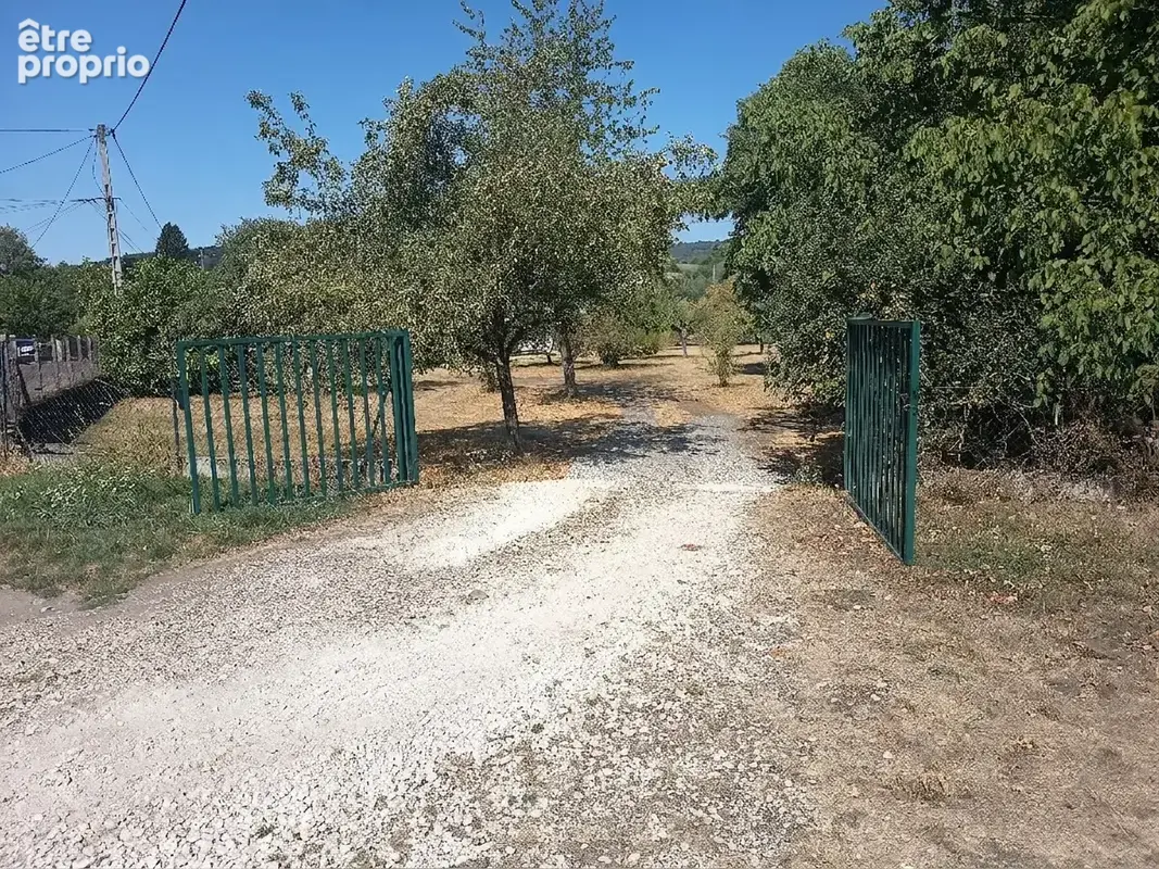 Beau Terrain constructible au centre de Ronchamp - photo 2