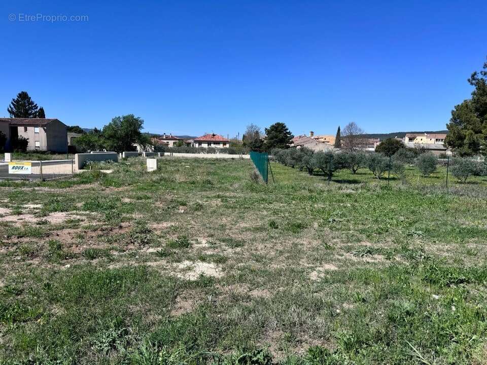 Terrain à PERTUIS