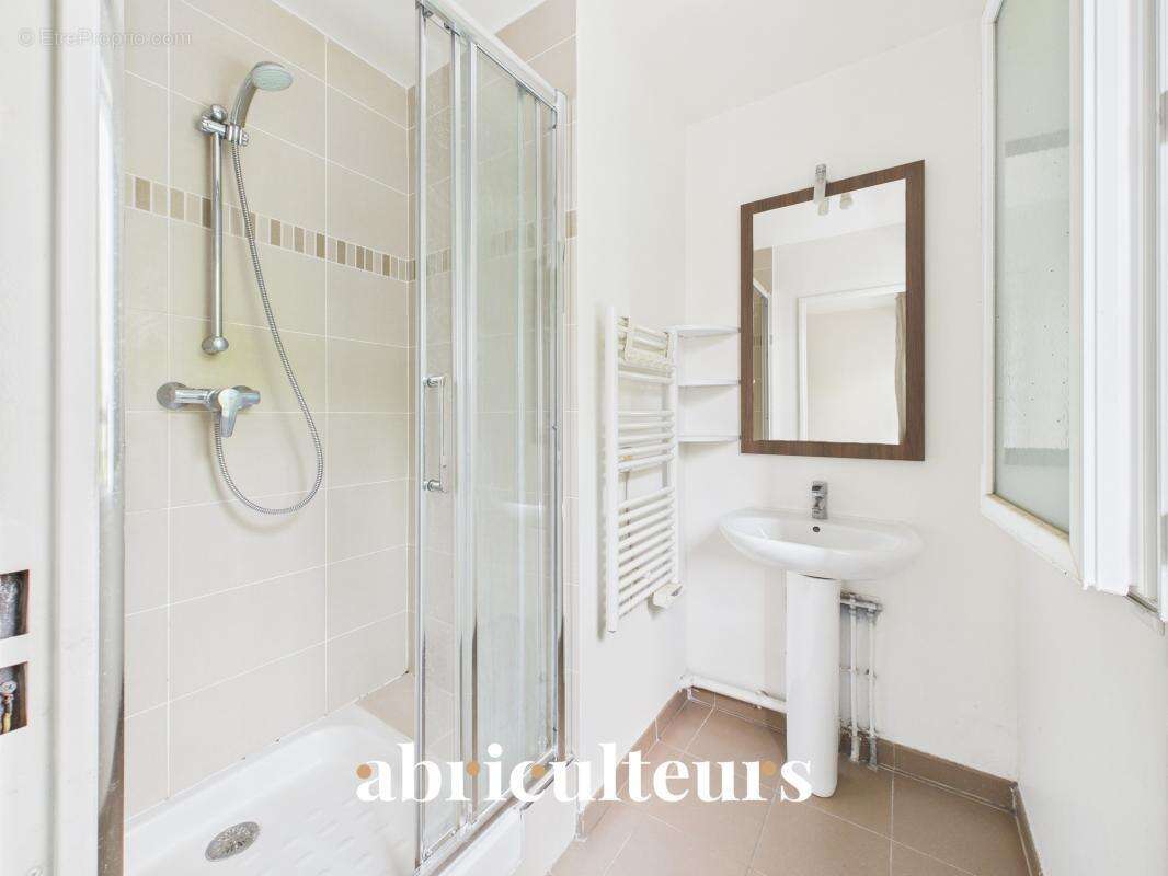 Splendide Appartement de 128.0 m² dans une résidence récente et sécurisée en vente à Villeneuve-la-Garenne  (92390) - photo 11