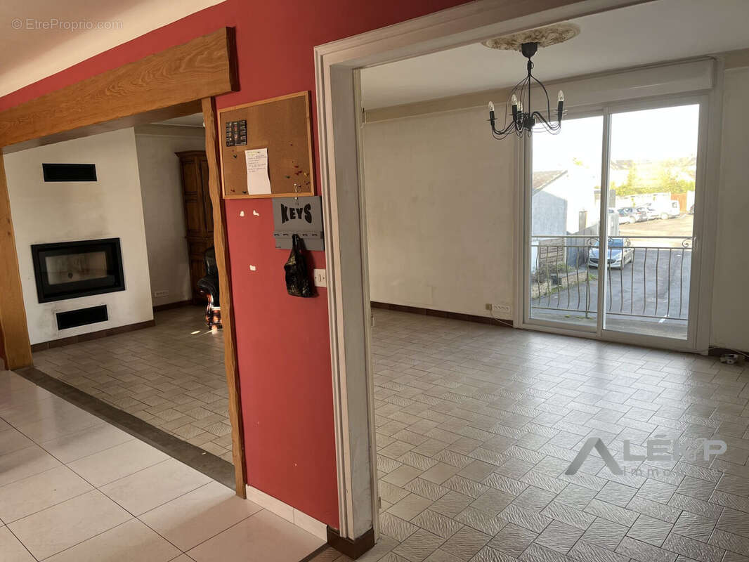 Maison à BAINS-SUR-OUST