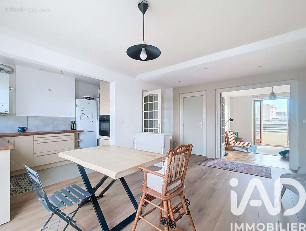 Photo 2 - Appartement à LYON-8E