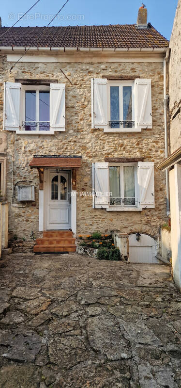 Maison à ESSOMES-SUR-MARNE
