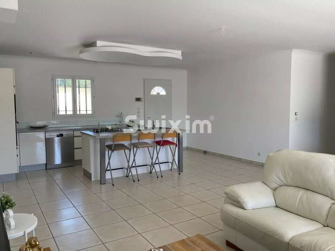 Maison à ROQUEBRUNE-SUR-ARGENS