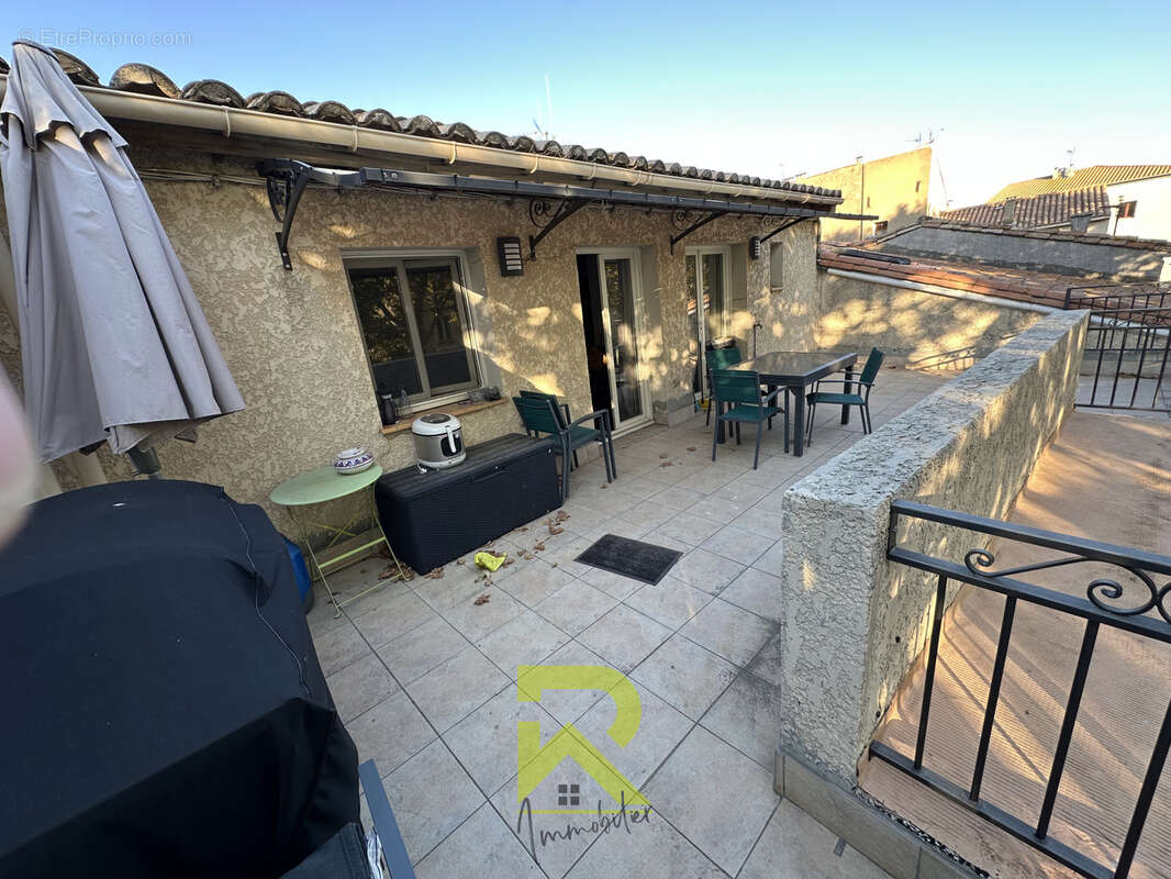 Bar Pub licence IV et ses 2 appartements - photo 32