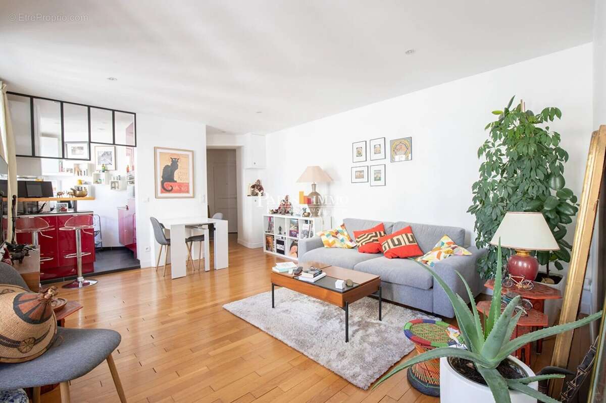 Appartement à PARIS-18E
