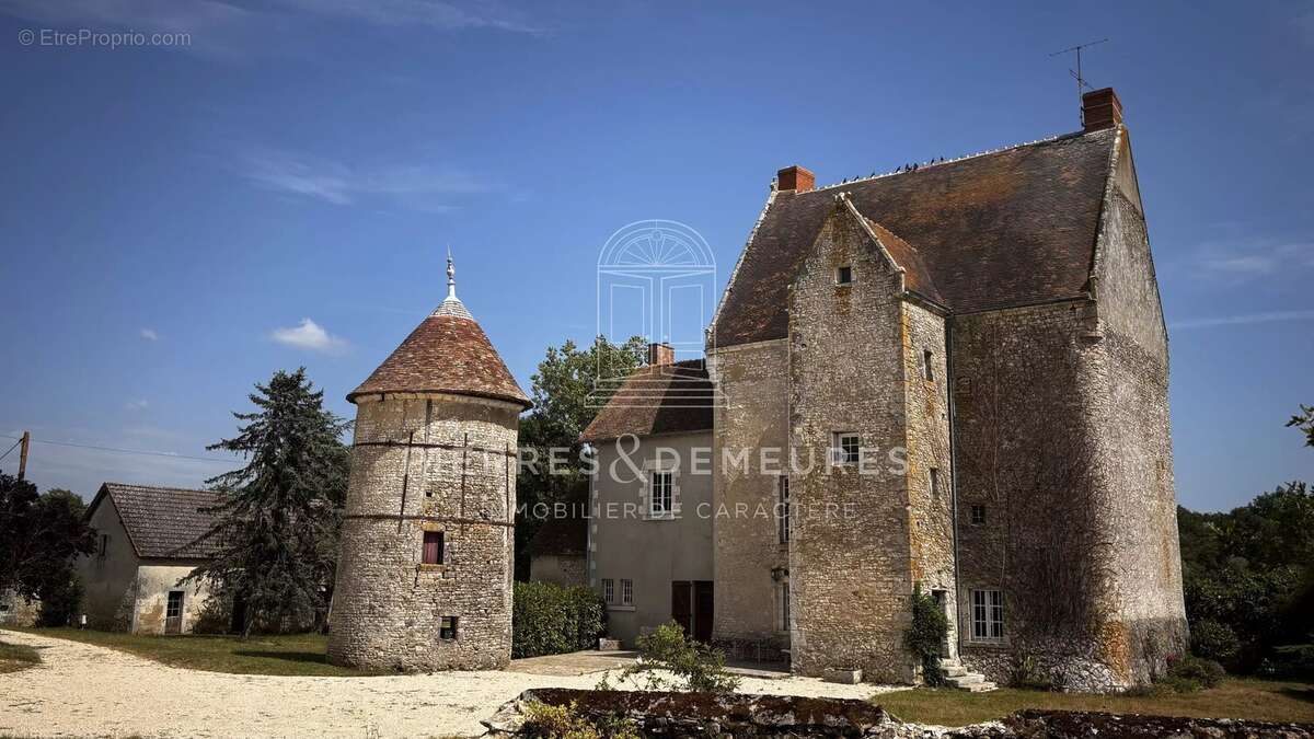 Maison à NEUILLAY-LES-BOIS