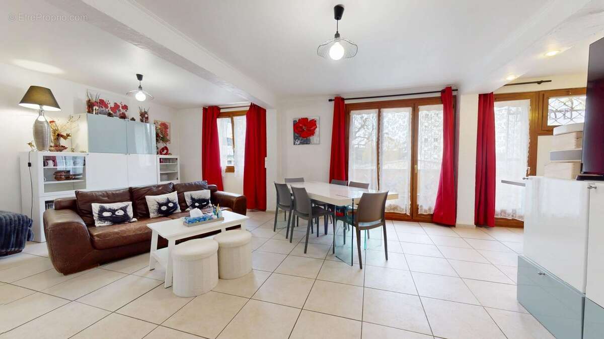 Appartement à SAINTE-FOY-LES-LYON