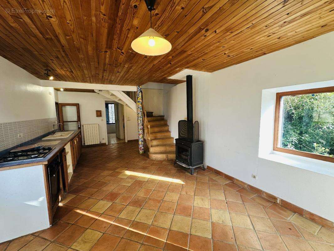 Maison à LASSERRE