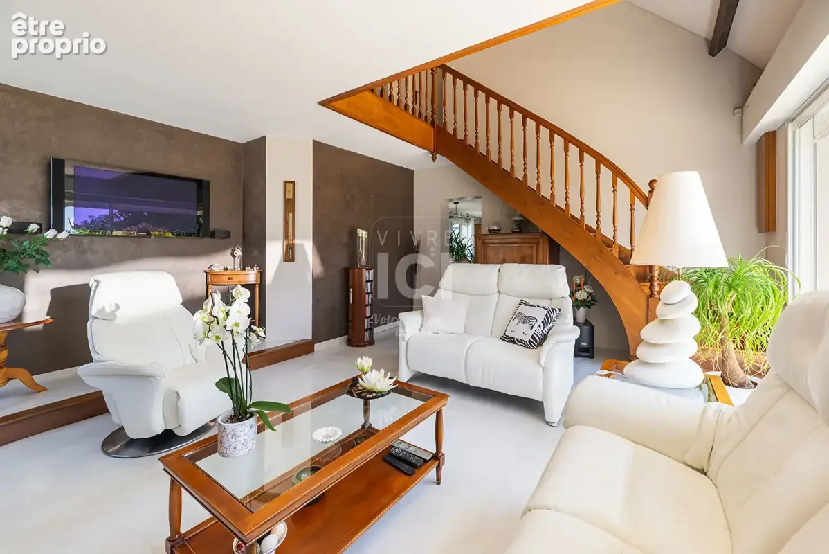 Maison - 6 pièces - 160 m² - photo 5