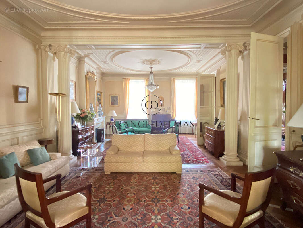 Hôtel Particulier avec jardin et garage - SAINT SEURIN - photo 8
