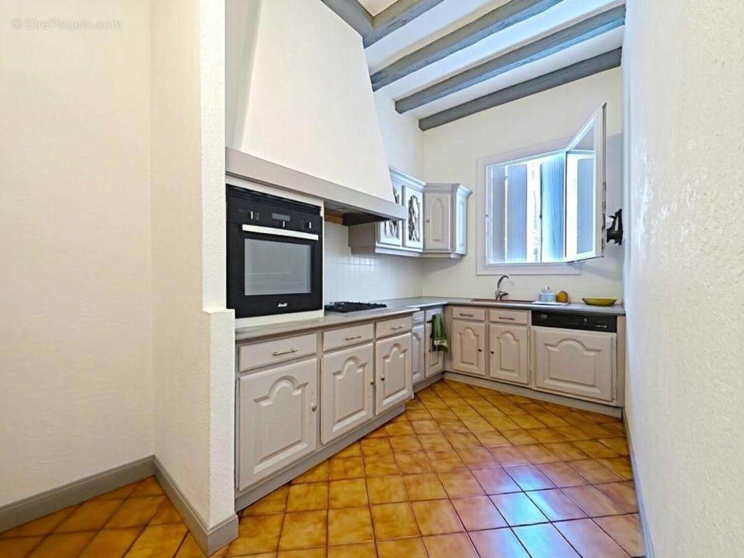Maison de caractère avec jardin et dépendance - photo 6