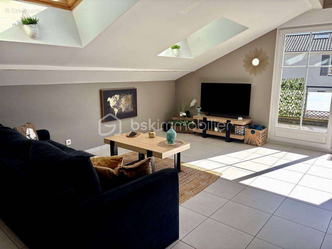 Appartement à COURCELLES-CHAUSSY