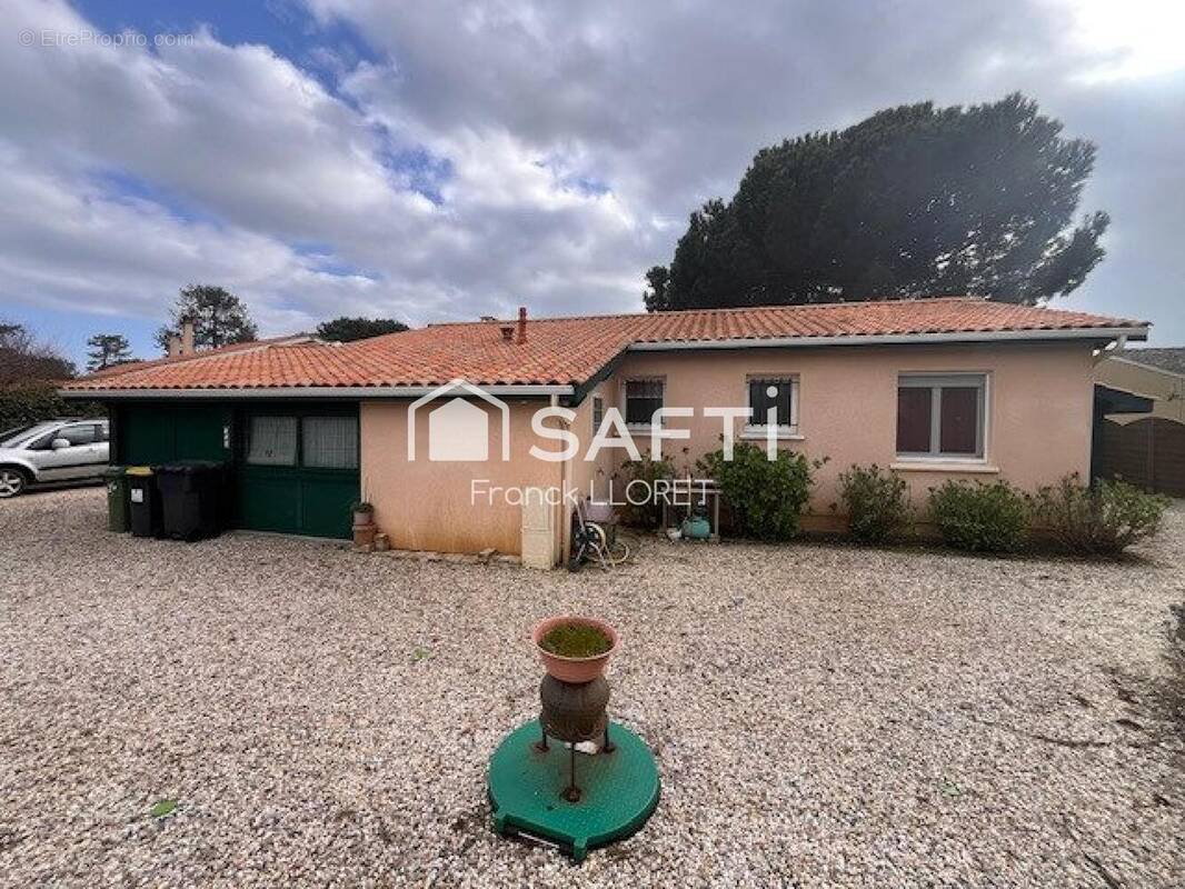 Photo 1 - Maison à VENDAYS-MONTALIVET