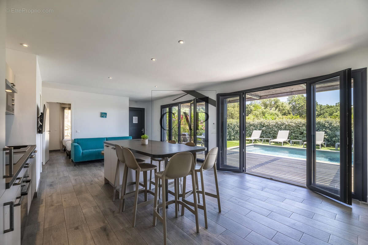 ACTE EN MAIN   Villa T4 avec Piscine Privative Chauffée   Domaine 5***** à Lecci   Investissement Premium - photo 3