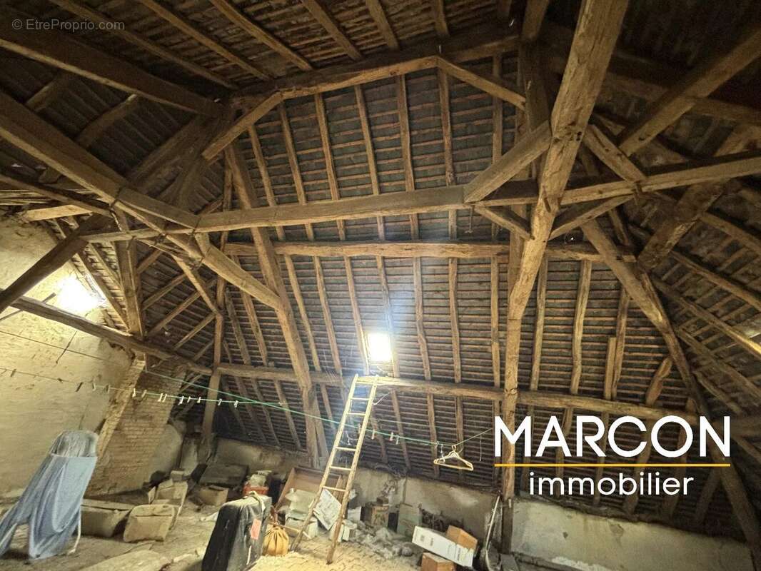 Maison à ARNAC-LA-POSTE