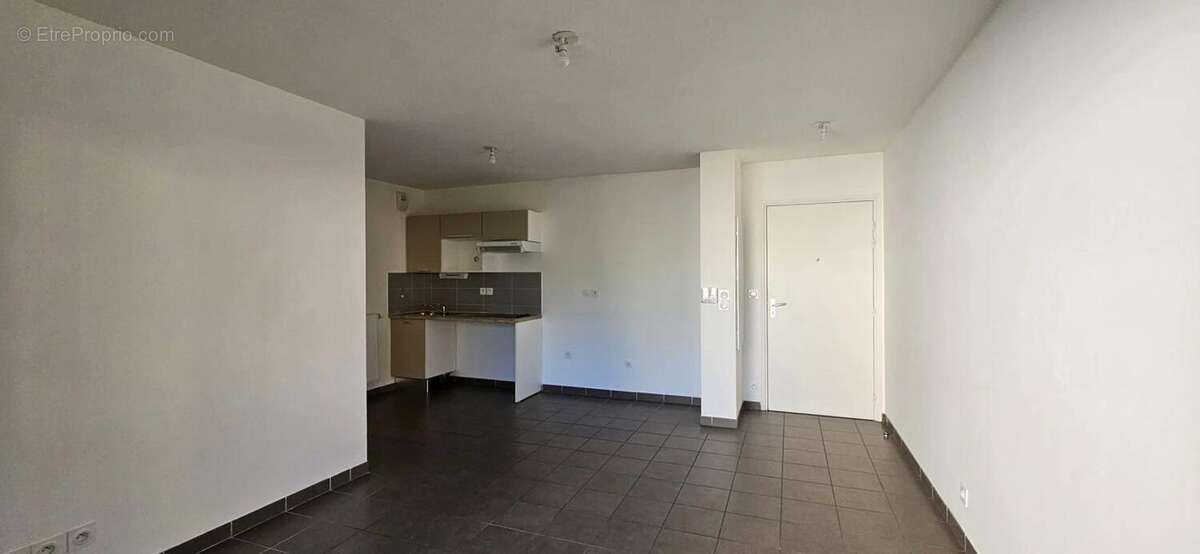 LA SEYNE SUR MER Portes Marines - T3 avec balcon + parking - photo 10