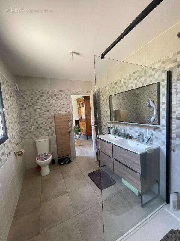 Villa contemporaine sur  Boisset Et Gaujac 6 pièce(s) 141 m2 possibilité 2 appartements sur terrain plat de 1482 m2 - photo 9