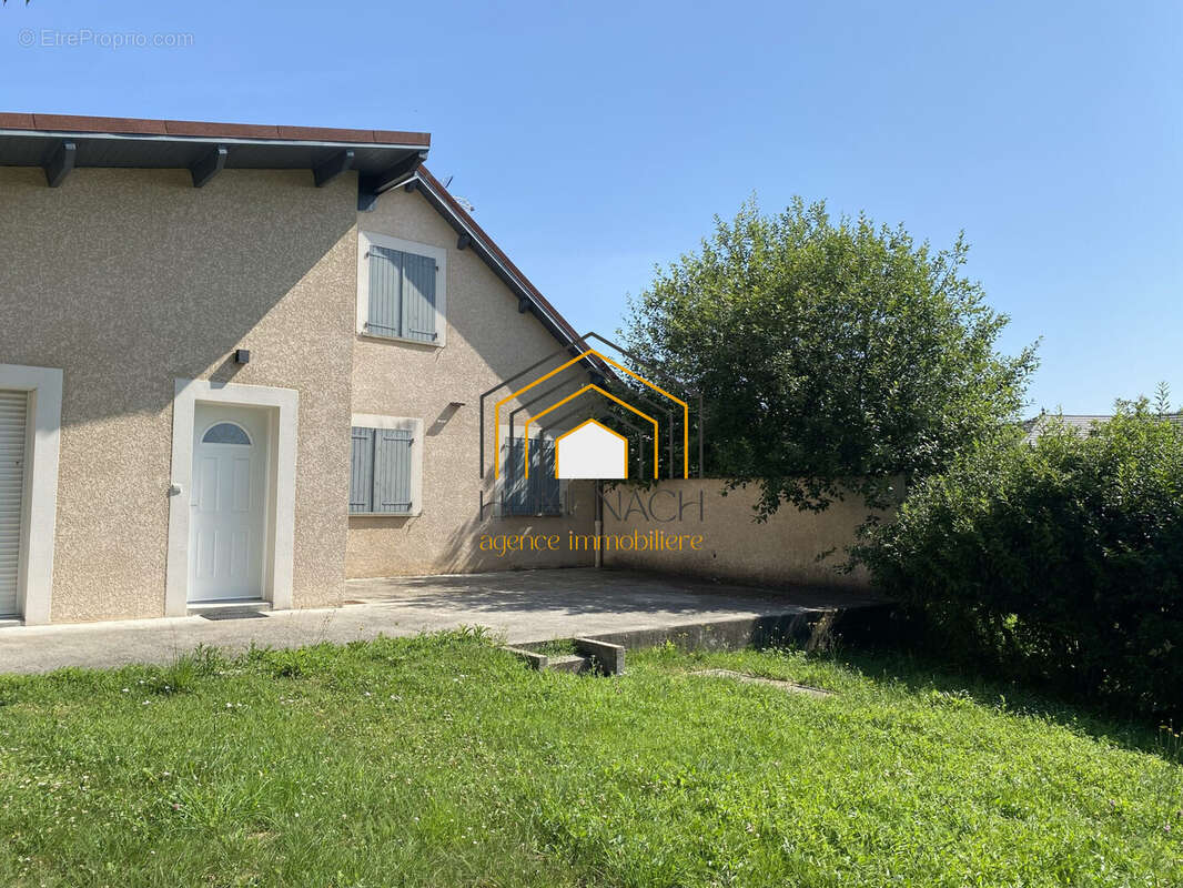 Maison à LA TOUR-DU-PIN