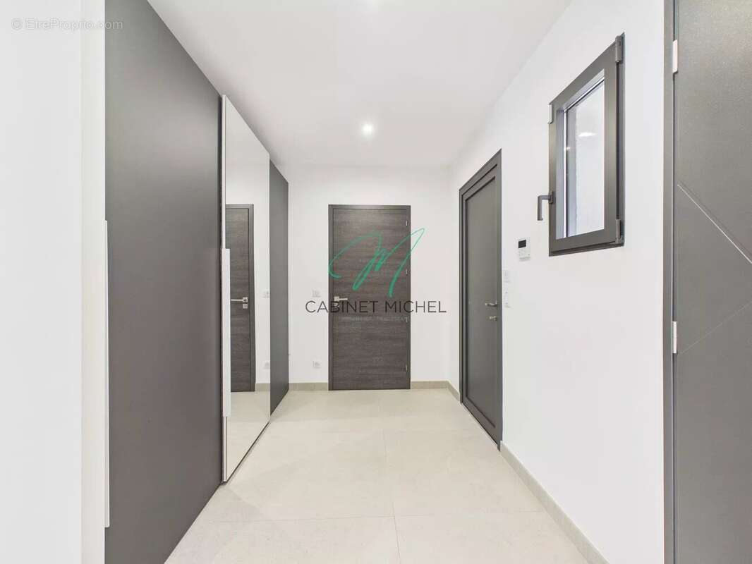 Maison à ROQUEFORT-LES-PINS