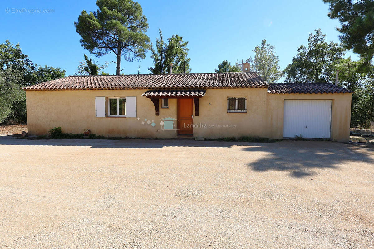 Maison à SAINT-CEZAIRE-SUR-SIAGNE