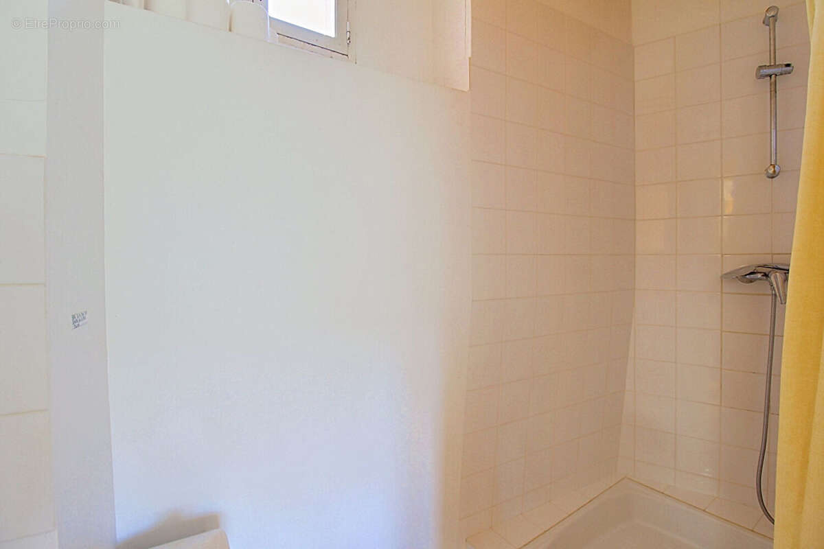 A VENDRE EN EXCLUSIVITE A CHATEAUDOUBLE - Charmante maison de village d'environ 100m² - photo 17