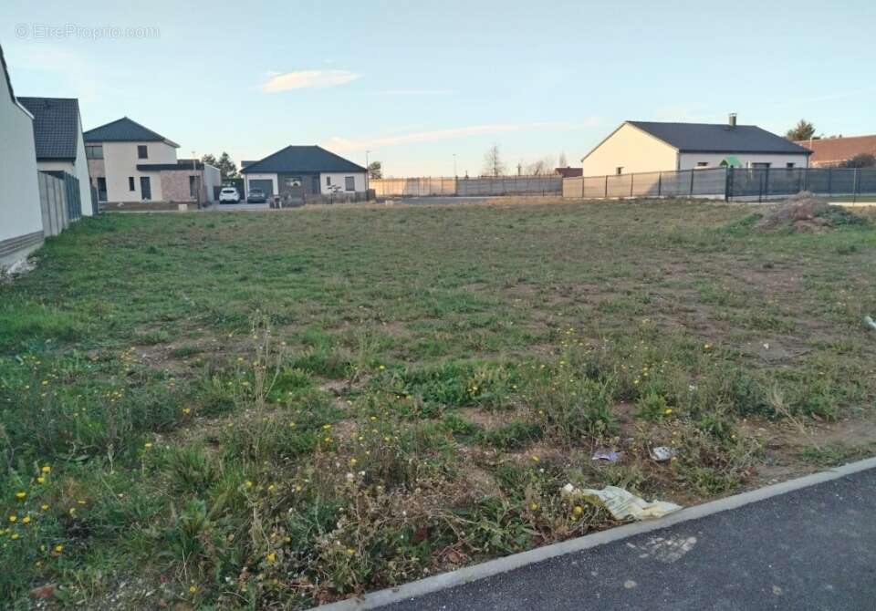 Terrain à BOUVIGNY-BOYEFFLES