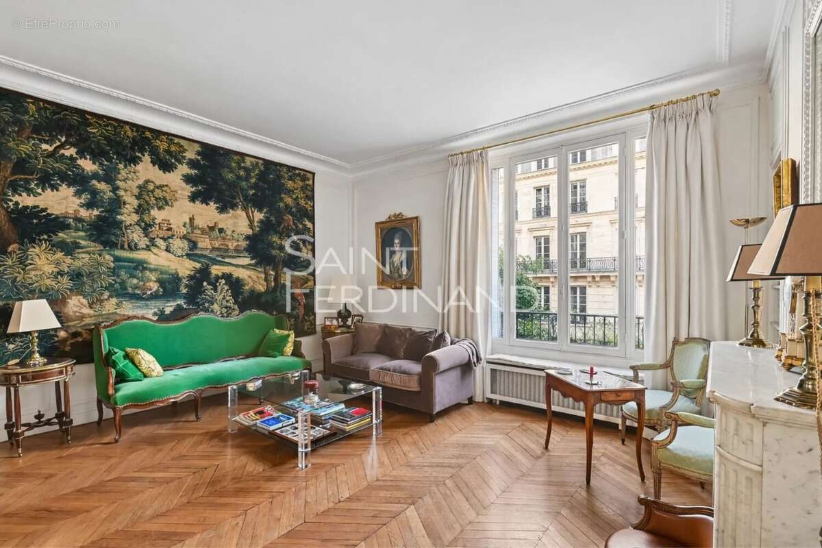 Appartement à NEUILLY-SUR-SEINE