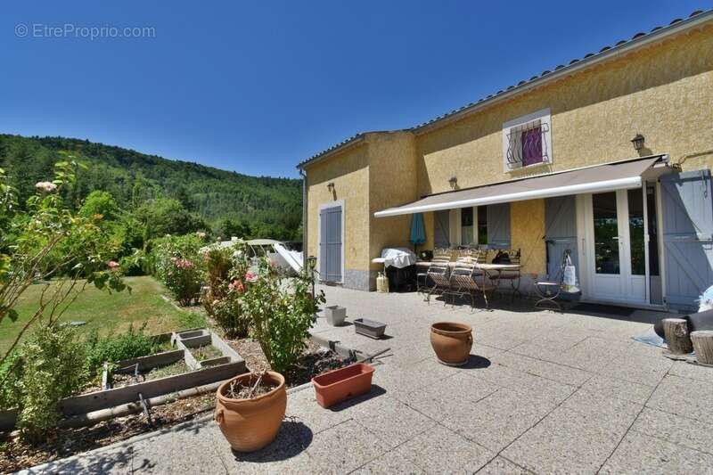 Maison à vendre 5 pièces LA MOTTE DU CAIRE (04) - photo 16