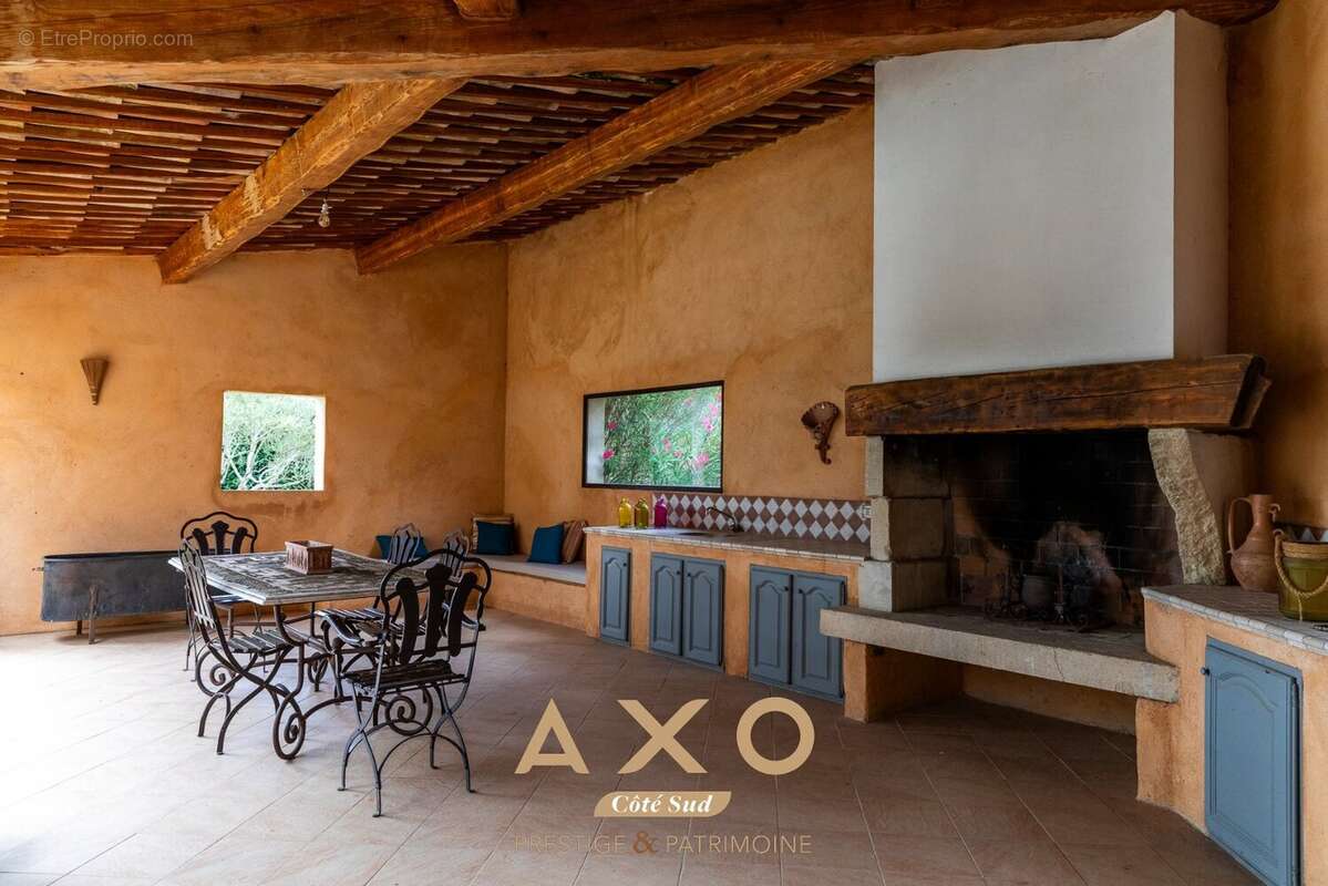 Maison à MEYRARGUES