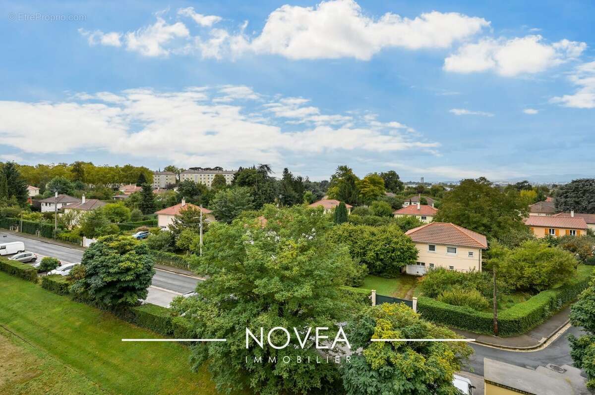 Appartement à RILLIEUX-LA-PAPE