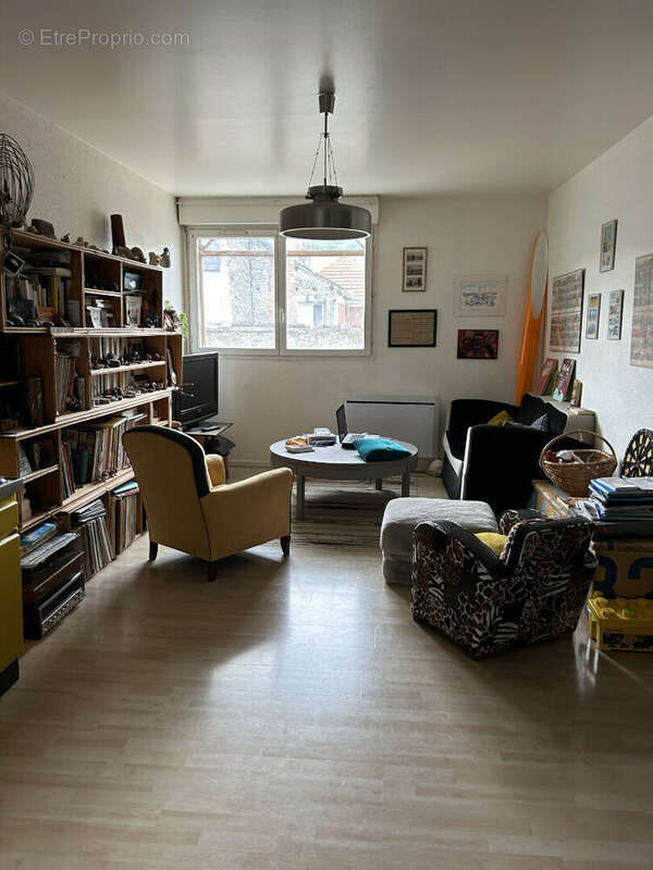 Appartement 86 m² à Nay  - photo 7