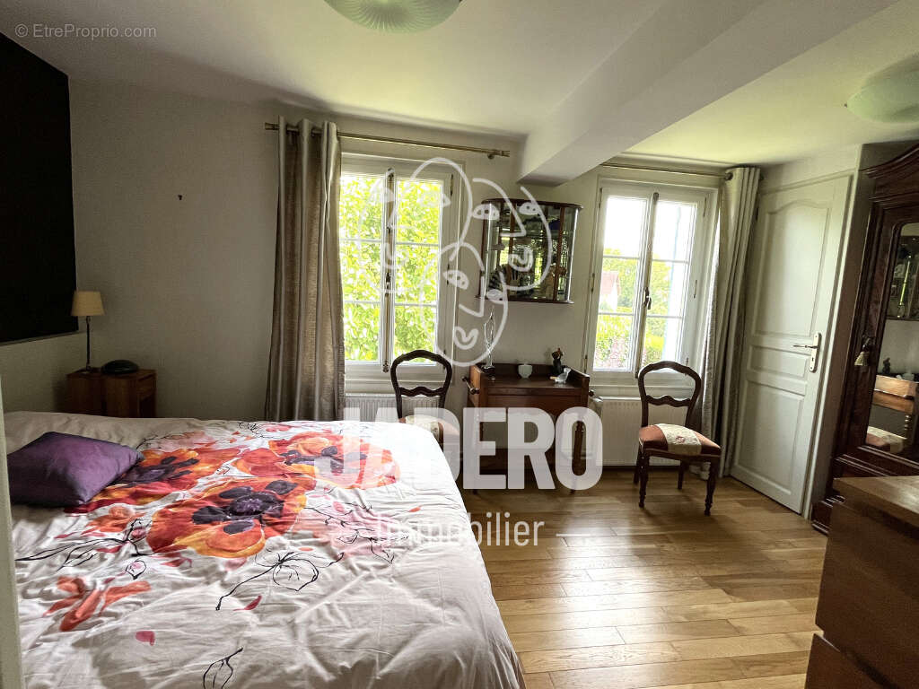 Maison à LE MESNIL-ESNARD