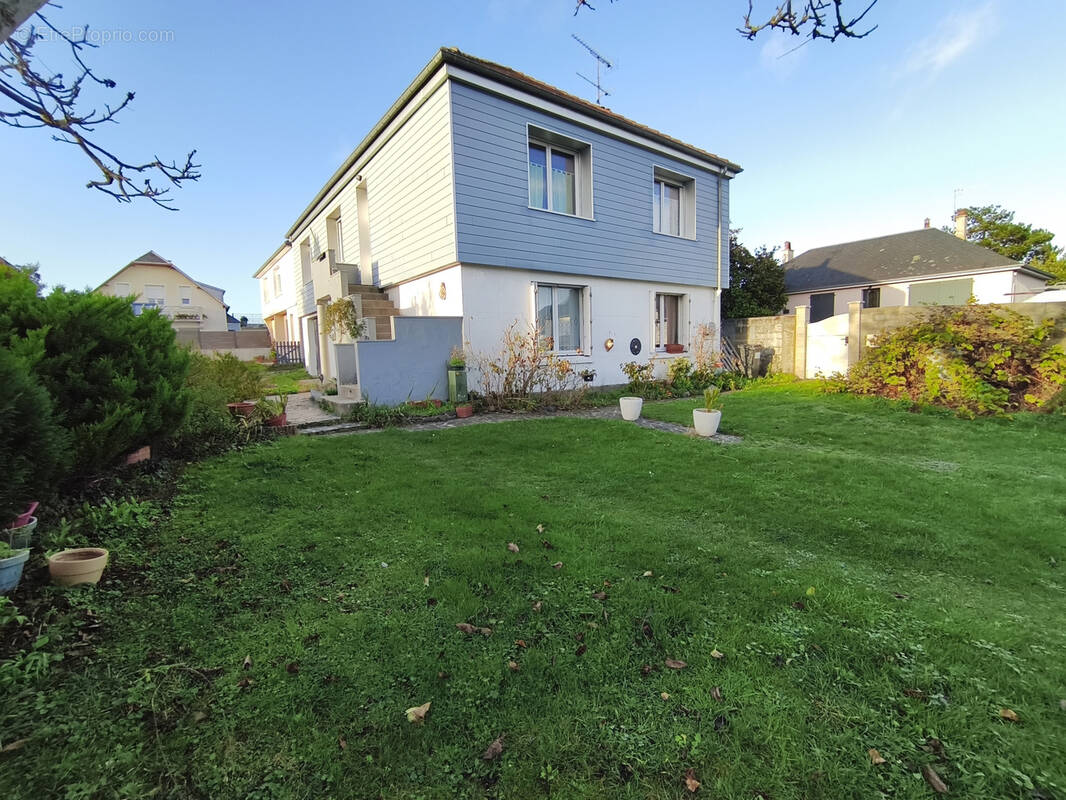 Maison à DONVILLE-LES-BAINS