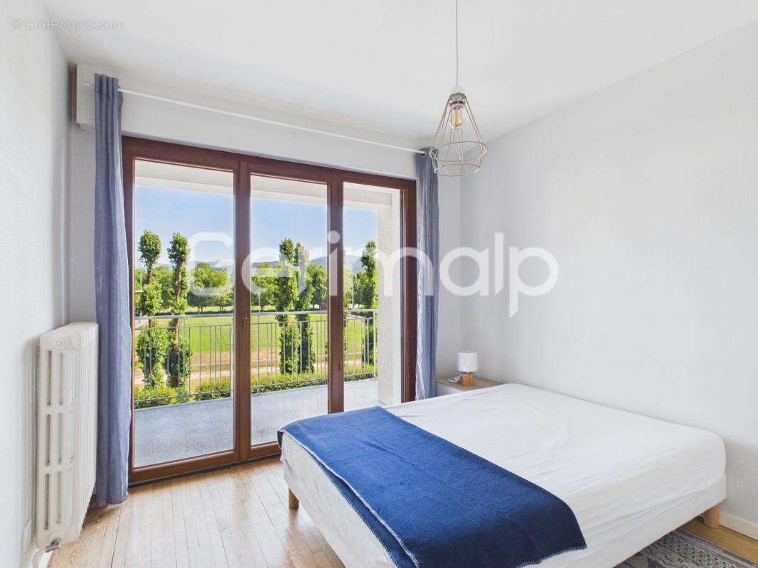 Vente - Appartement - 2 pièces + cuisine - 48 m² - 273 000 € - - photo 7