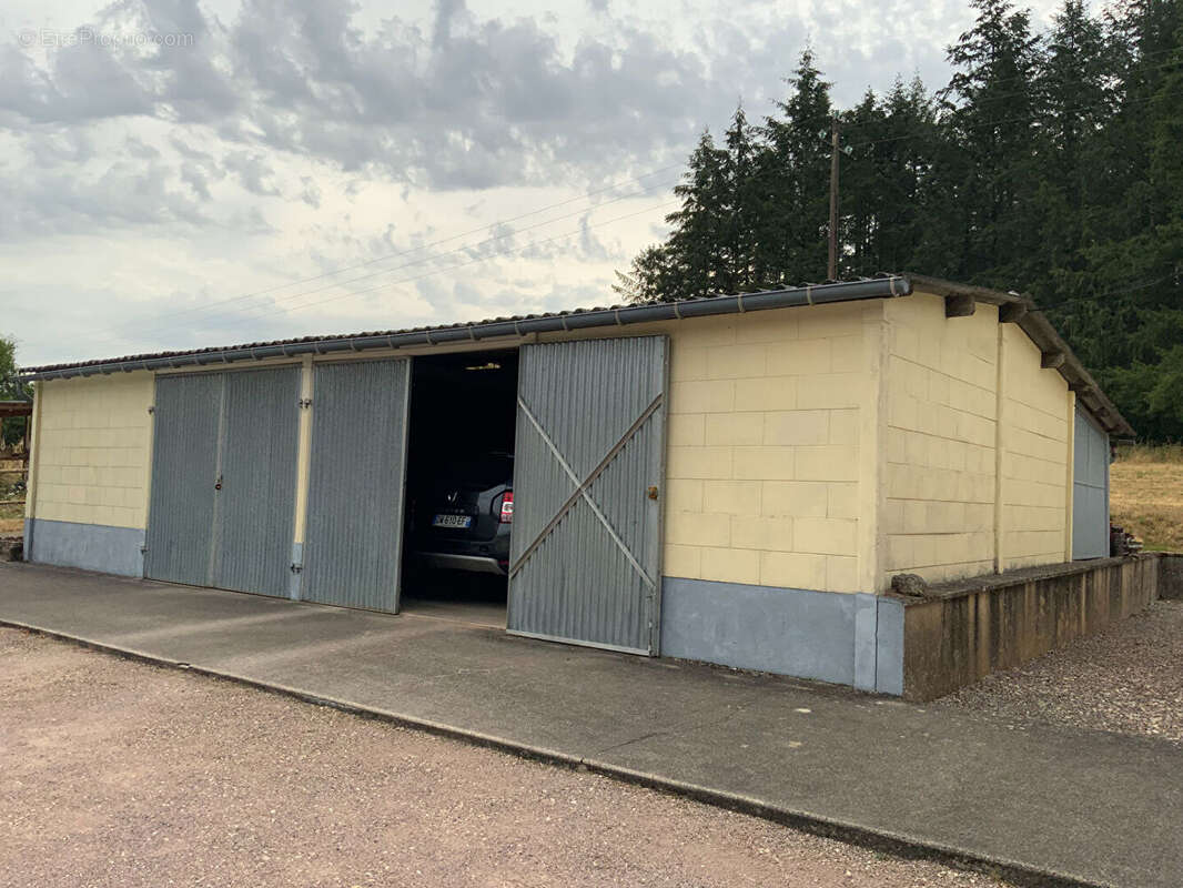 SAINT-EMILAND - Ténement immobilier comprenant deux maisons avec dépendances sur terrain de 1ha 48a 95ca - photo 13