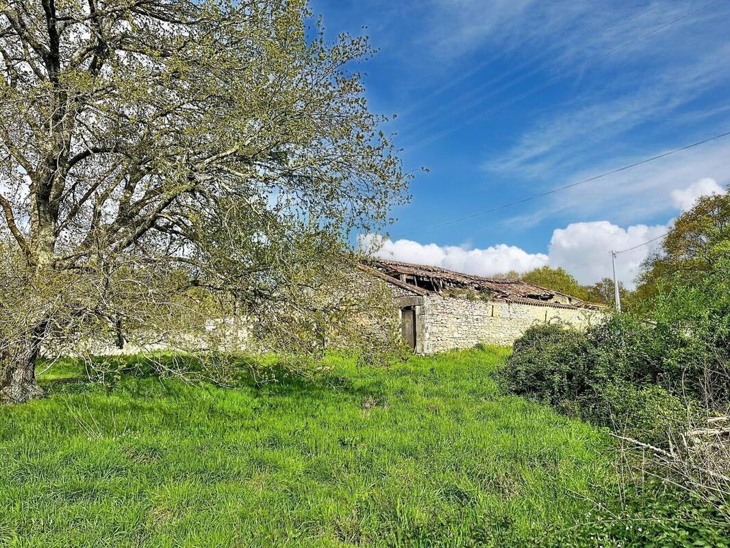 Photo 1 - Maison à AVRILLE