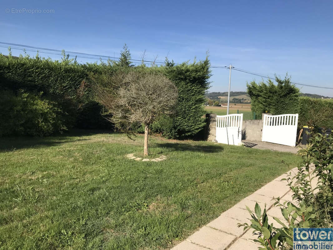 A 10 mm d'Agen centre, pavillon de plain-pied de 120m2 avec piscine, terrasse 75m2,  terrain clos de 6390m2 - photo 18
