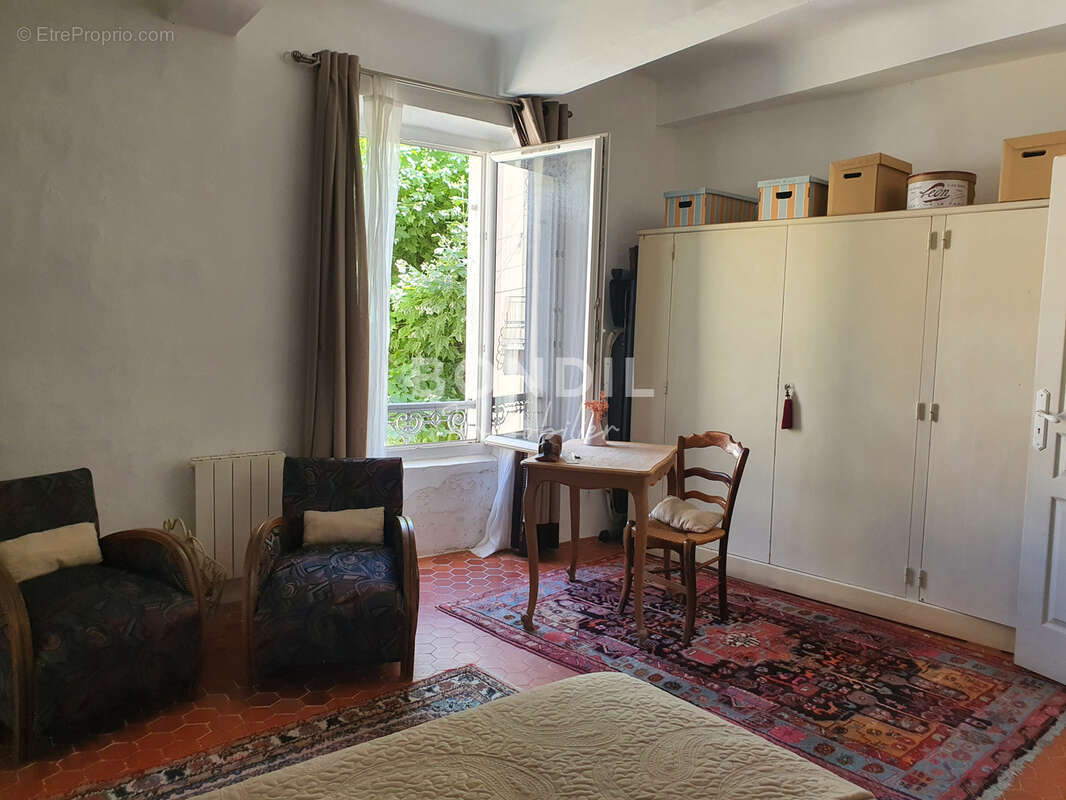 Maison à LA BASTIDE-DES-JOURDANS