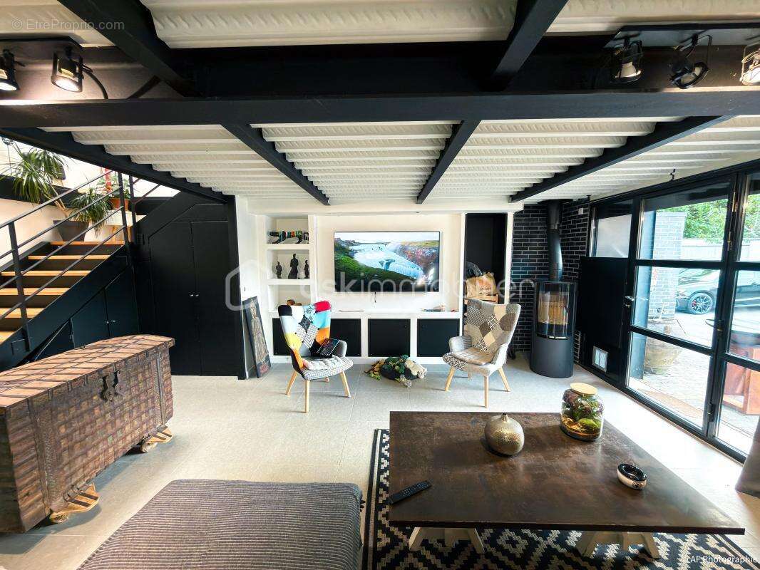 Loft d'exception de 126m2 - 3 Chambres - Charme industriel & volumes remarquables - photo 8