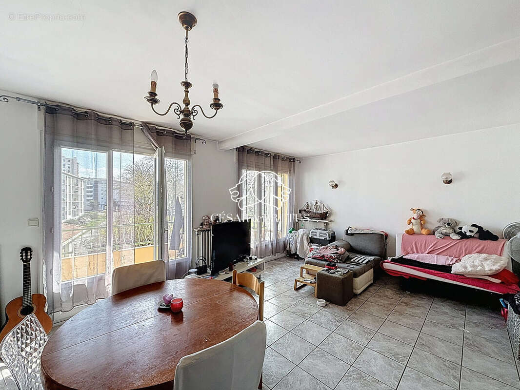 Appartement 74 m² à Venissieux  - photo 3