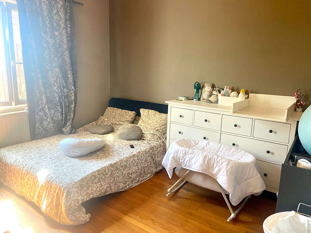 Appartement à RILLIEUX-LA-PAPE