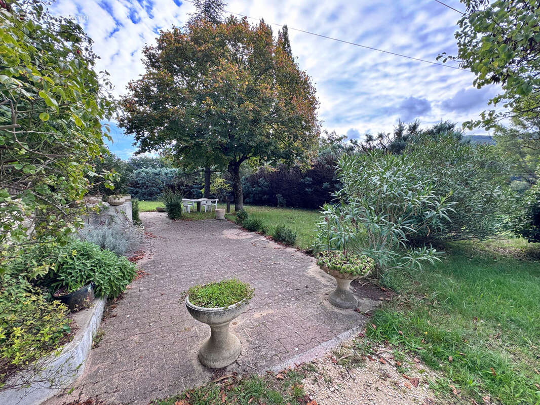 Maison à LE POET-LAVAL