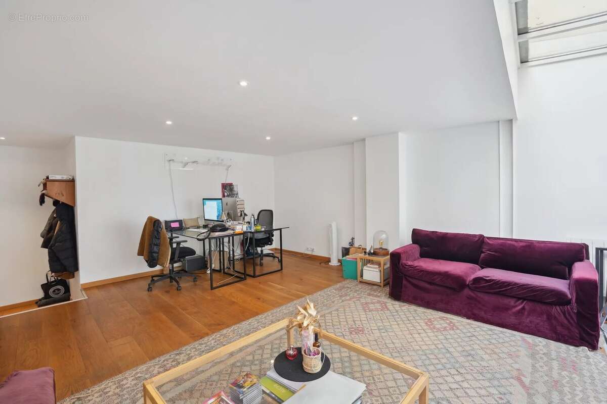 Commerce à PARIS-11E