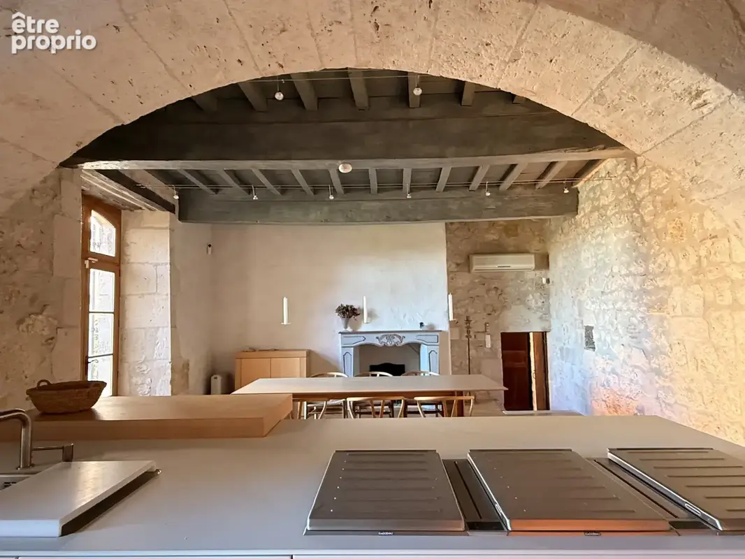 château d'exception au cœur d'un village historique - photo 10
