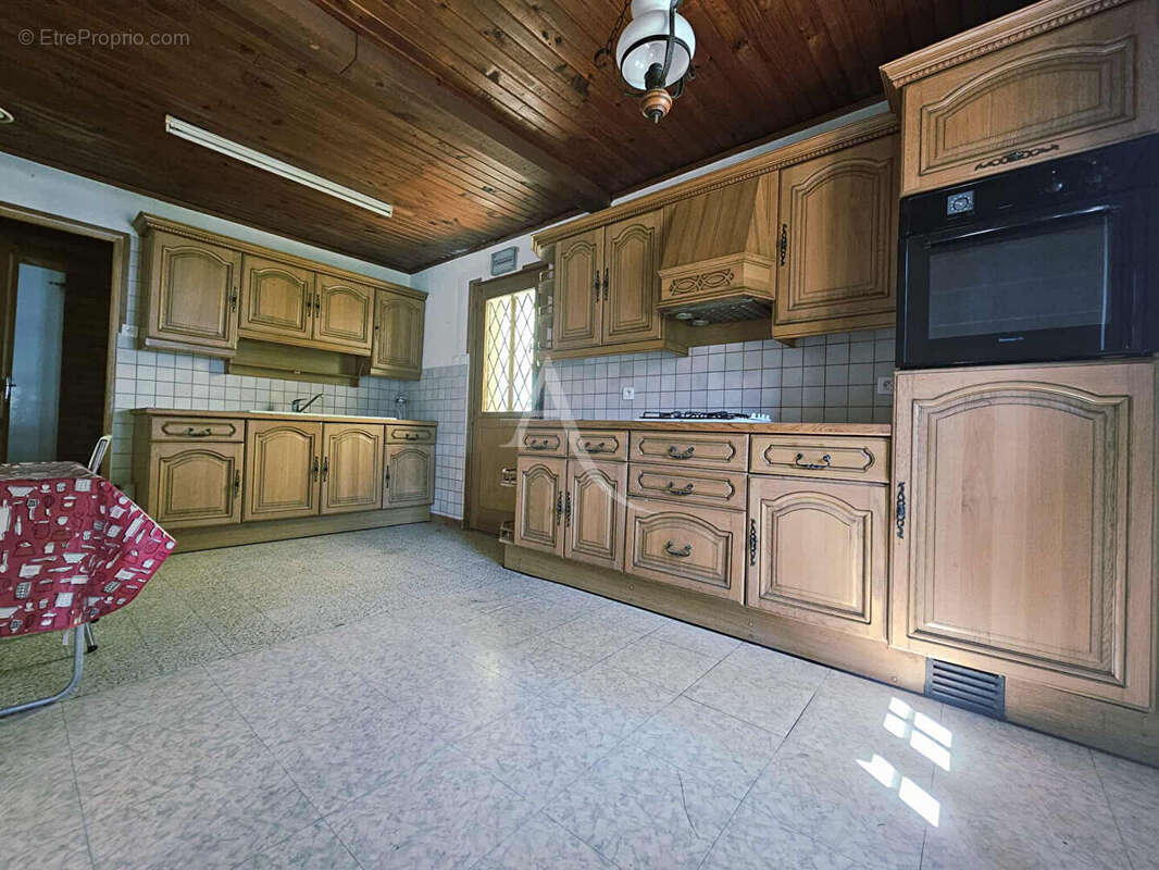 Maison -  Saint Quentin En Tourmont - photo 4