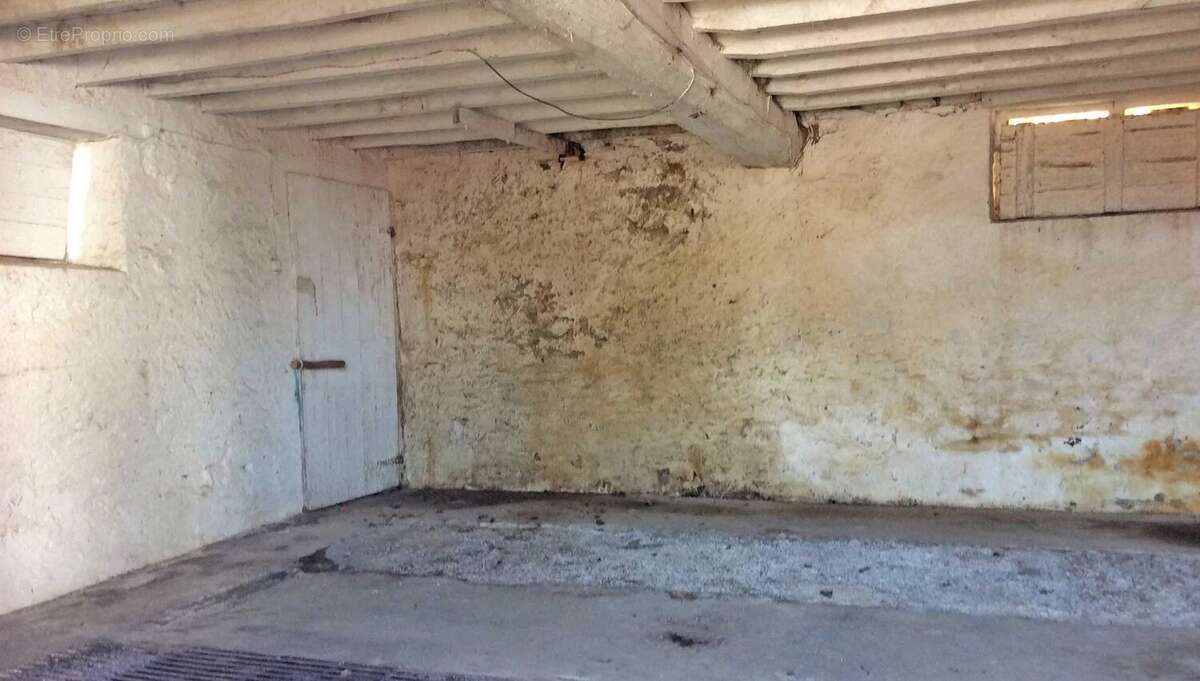 Maison à LOHITZUN-OYHERCQ