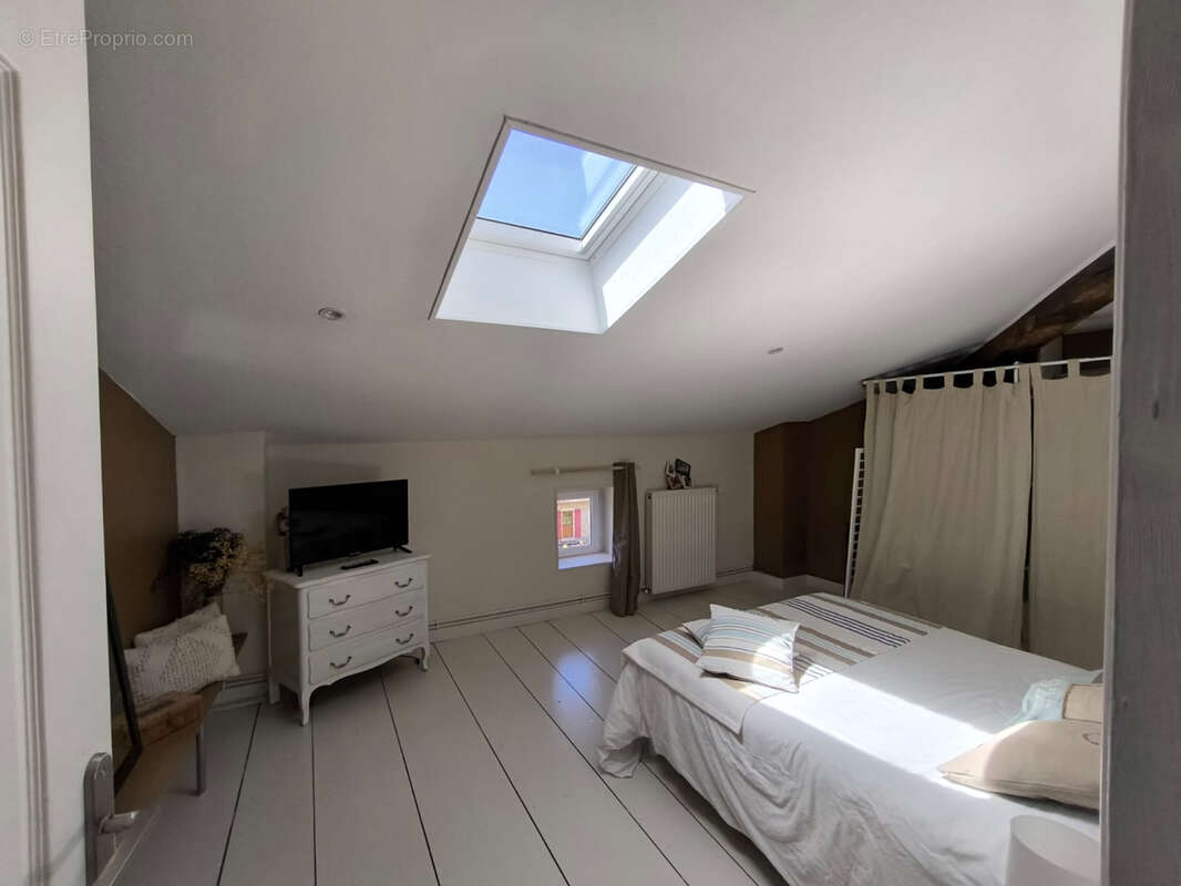 Mirmande. propriete en pierre de pays. renovee en totalite  223.72 m2. parc 1527m2 clos. piscine. dependances - photo 26